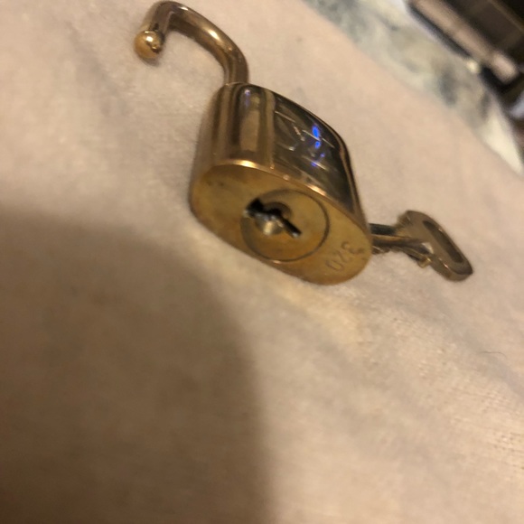 Louis Vuitton Lock - Picture 5 of 5